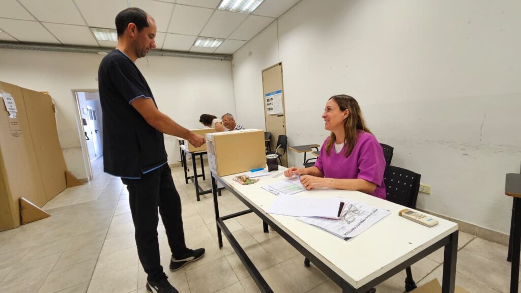 Elecciones en la UNLP: sacudón en Medicina, reacomodamientos en Derecho y giro en Naturales que tensiona la disputa por los decanatos