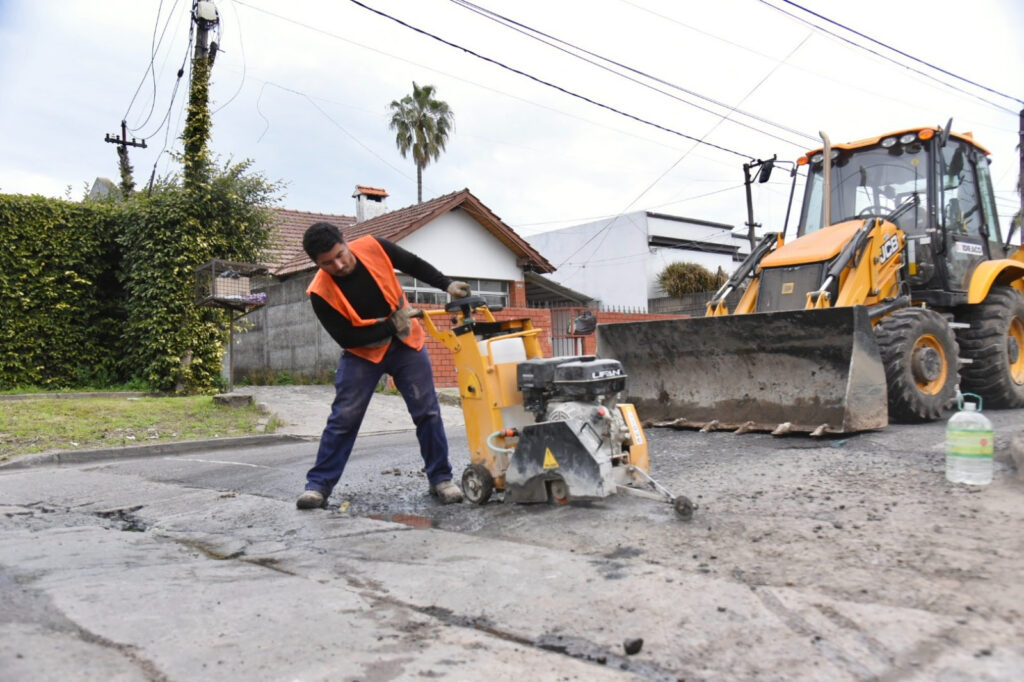 Gonnet: obras hidráulicas, pavimento y escuelas en marcha