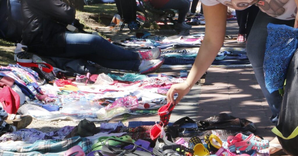 Comerciantes de Parque Saavedra denuncian avance de la venta ilegal y reclaman controles municipales