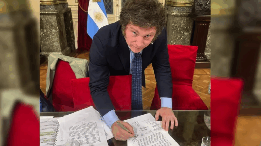Milei vetó el aumento a jubilados y la emergencia en discapacidad: apuesta al ajuste fiscal y tensiona con el Congreso