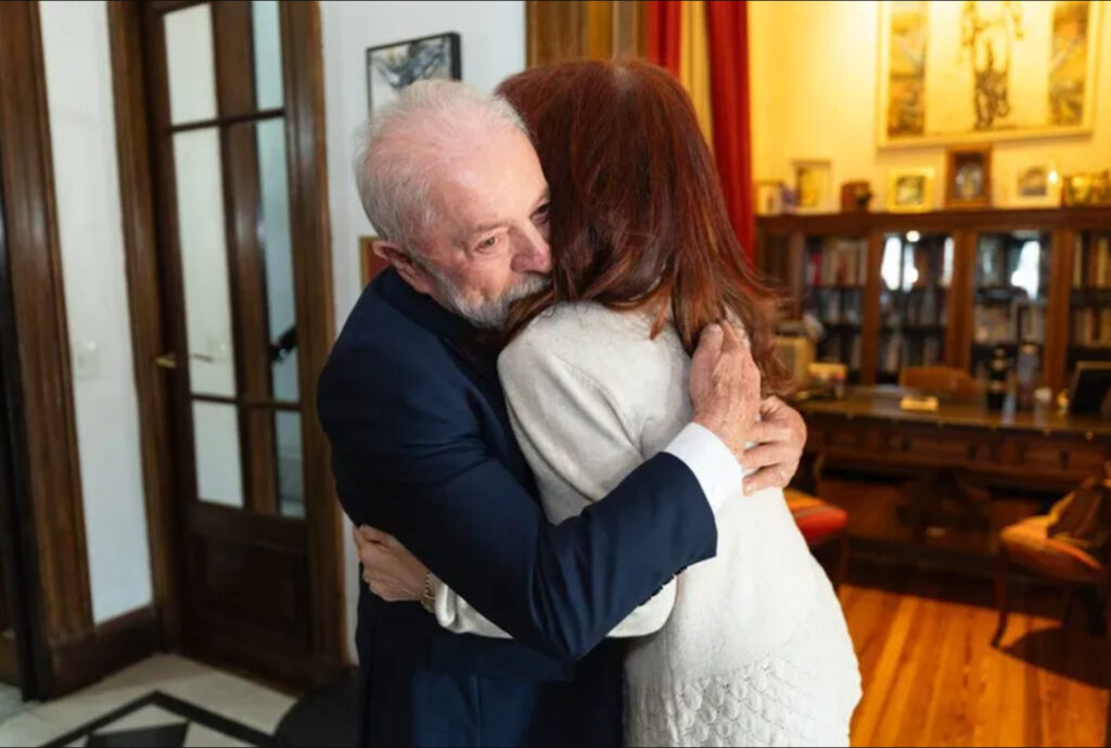 El Gobierno argentino repudió la visita de Lula a Cristina Kirchner